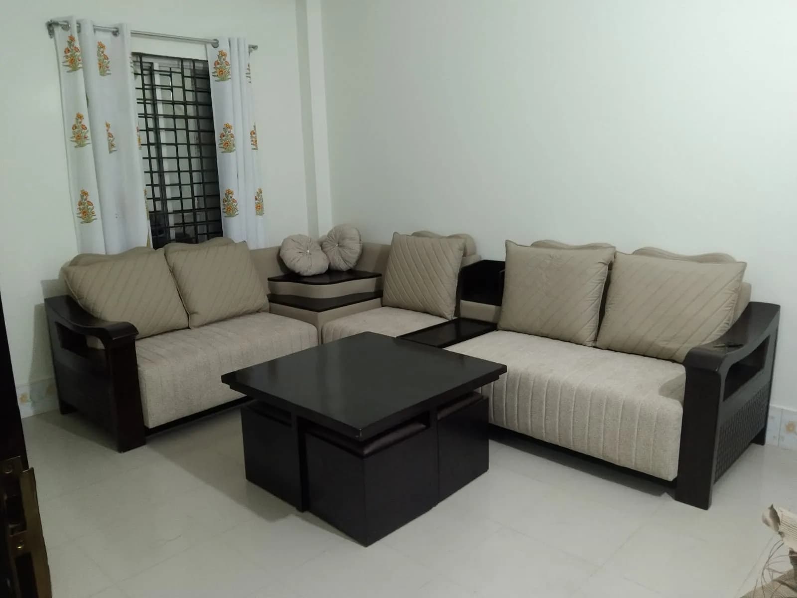 Classic sofa set